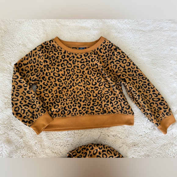 Adorable Leopard Pants and Top - Picture 3 of 5